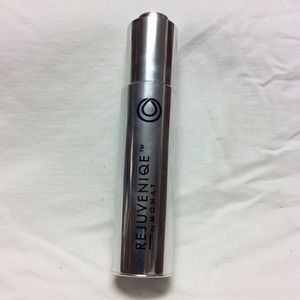 Rejuvenique face oil by Monat